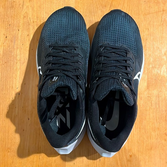 NIKE Air Zoom Pegasus 39 Road Running Men’s 9 Black White Shoes Sneakers - Picture 13 of 14